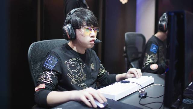 而策略老练 而策略老练